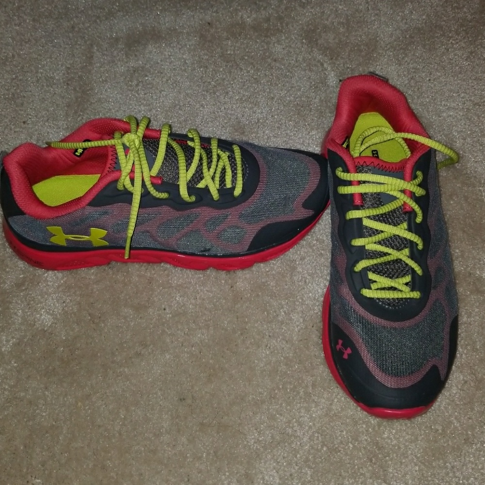 Under Armour Sneakers